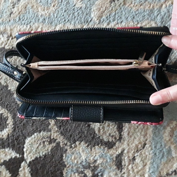 2x*Host Pick*Stone Mountain pretty bonded leather wristlet